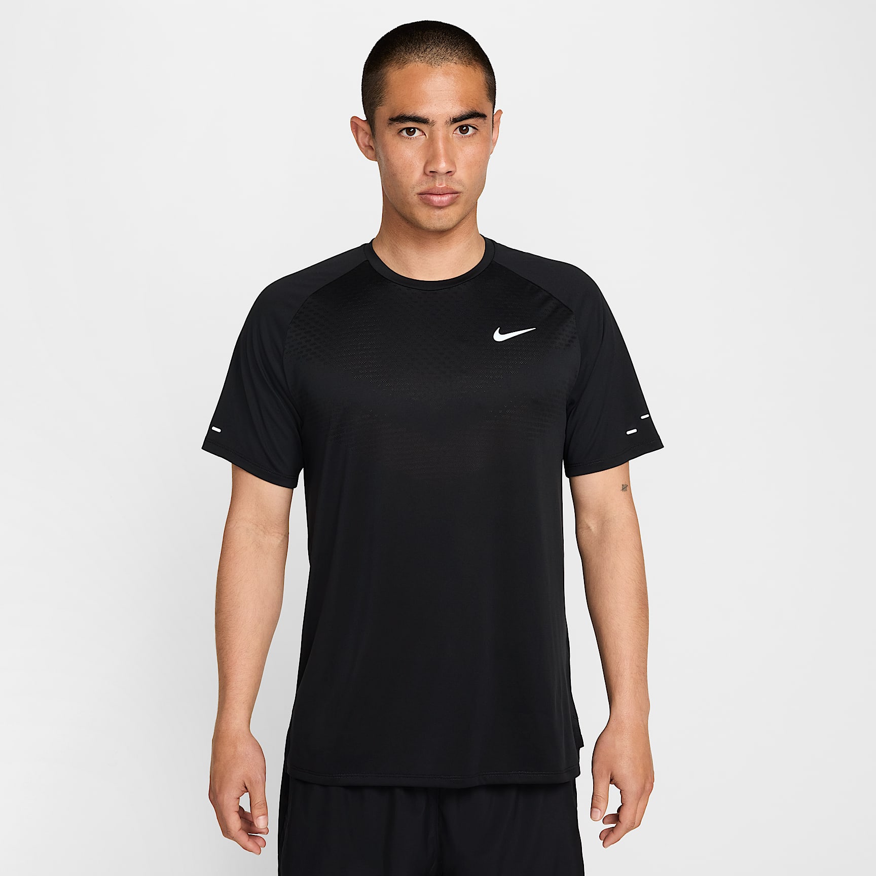 NIKE公式】ナイキ ストライド メンズ Dri-FIT ADV ショートスリーブ